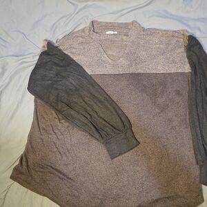 Maurices V-Neck Sweater in Gray and Brown
